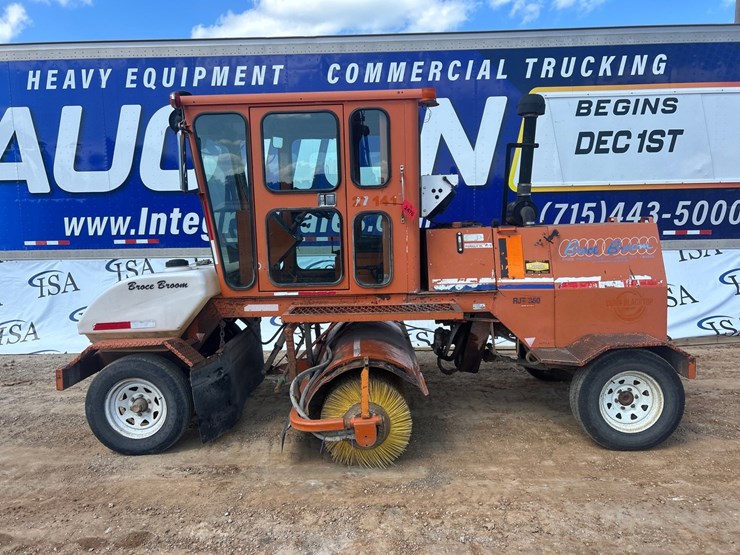 2010-broce-rjt350-image-2