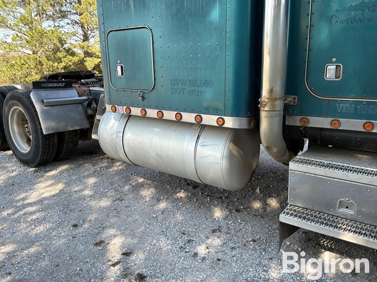 1995-peterbilt-379-image-18