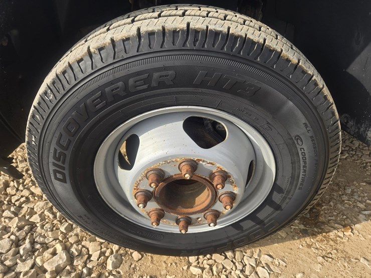 2013-gmc-sierra-3500-image-84