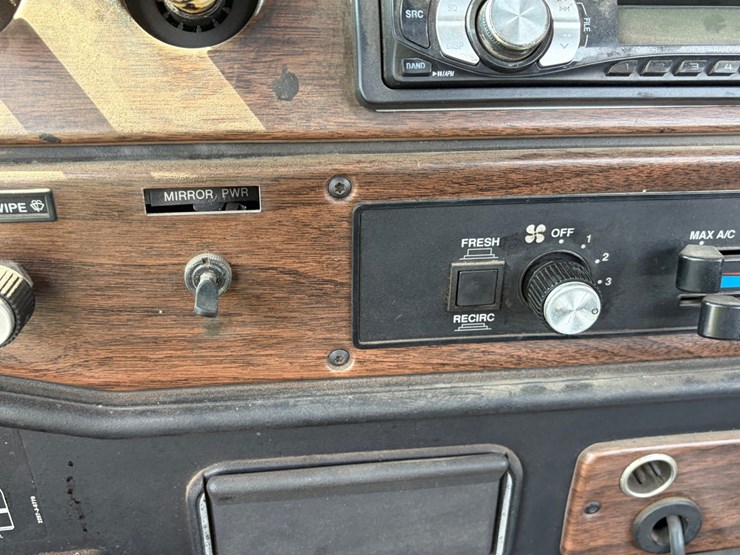 1996-cummins-m11-image-89