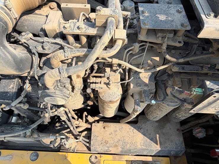 2016-komatsu-hm400-5-image-100
