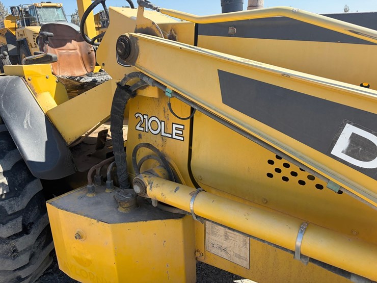 2007-deere-210le-image-19