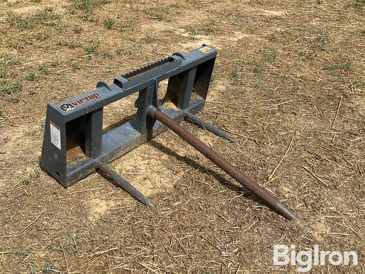 virnig-bale-spear-skid-steer-attachment-image-3