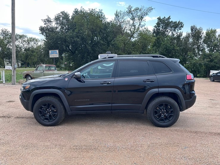 2019-jeep-cherokee-image-4