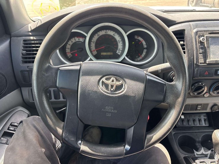 2014-toyota-tacoma-image-14