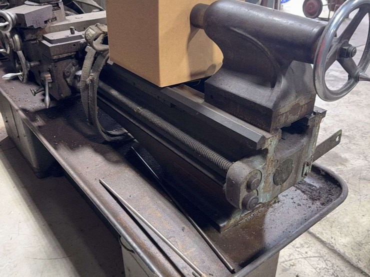 colchester-lathe,-2300-&-1150-r.p.m-spindle-speeds-image-5