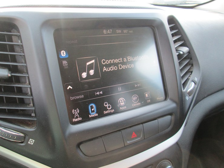 2014-jeep-cherokee-image-30