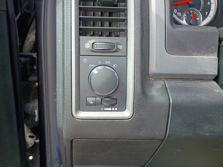 2018-dodge-1500-image-57