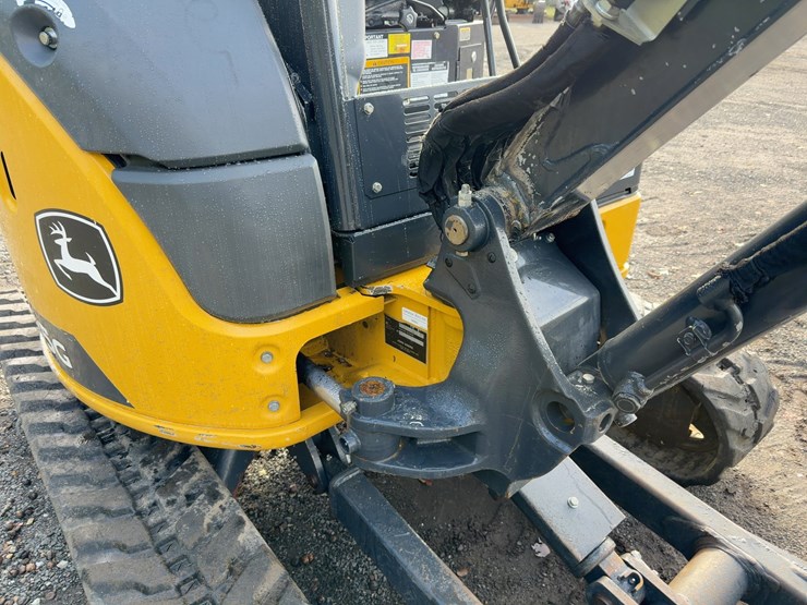 2021-deere-35g-image-18