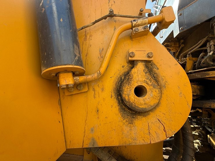 2017-caterpillar-988k-image-36