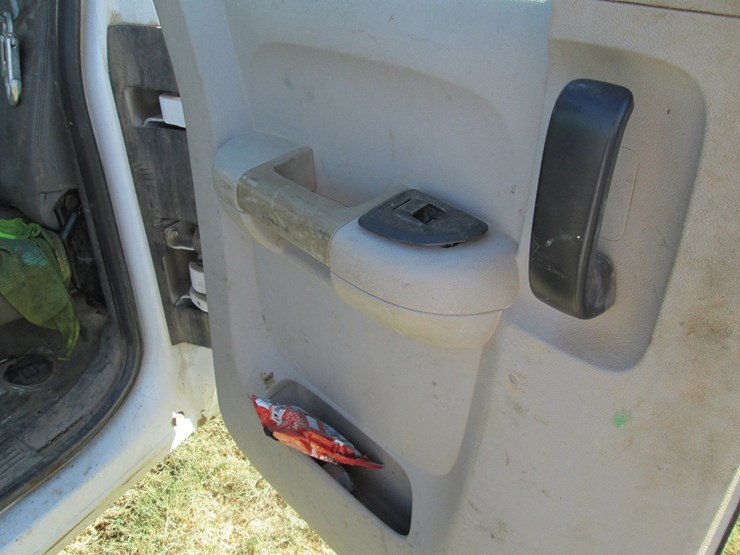 2013-chevrolet-2500hd-image-19