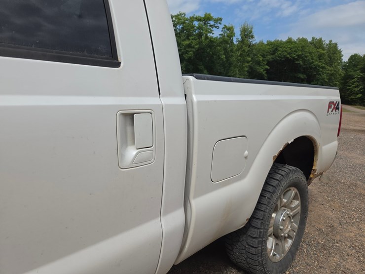 2013-ford-f250-lariat-image-19