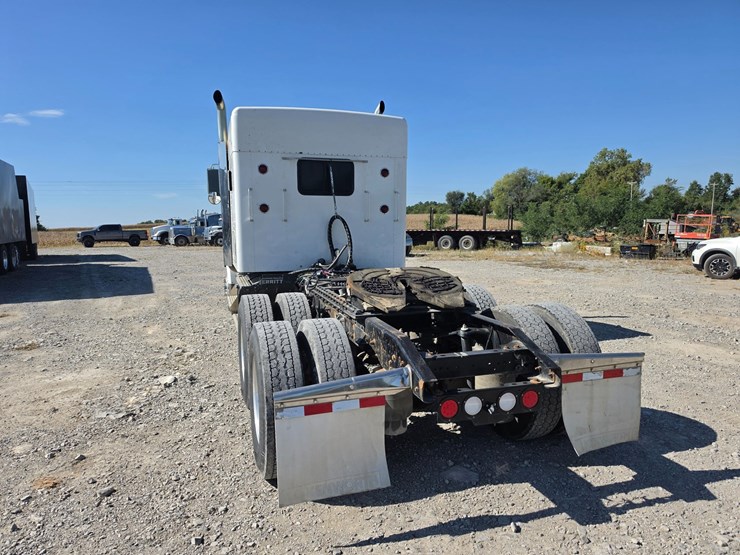 2018-kenworth-t800-image-16