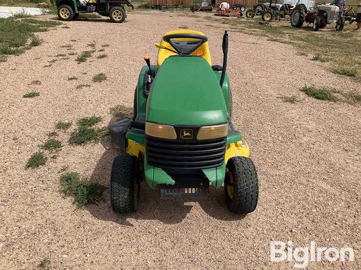 john-deere-lt133-image-2