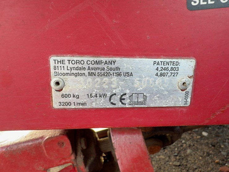 toro-groundsmaster-223-d-rotary-mower-image-17