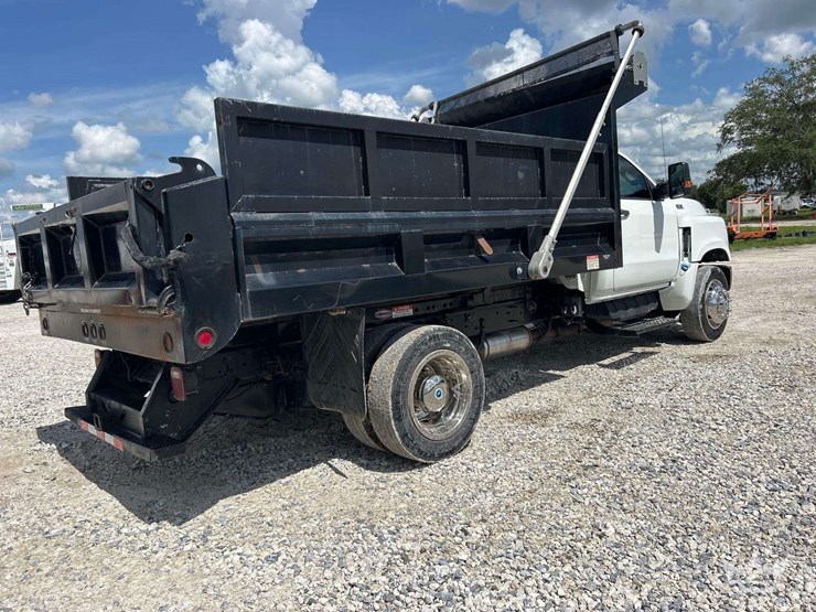 2019-international-cv515-s/a-landscape-dump-truck-image-3
