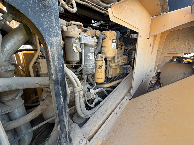 2015-caterpillar-950m-image-46