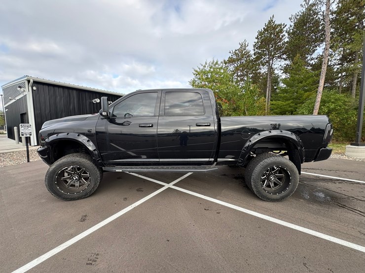 2013-dodge-2500-image-2
