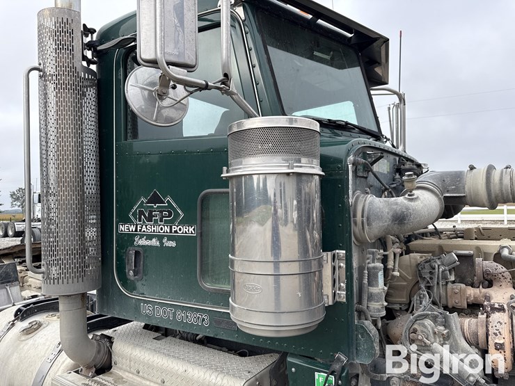 2013-peterbilt-388-image-18