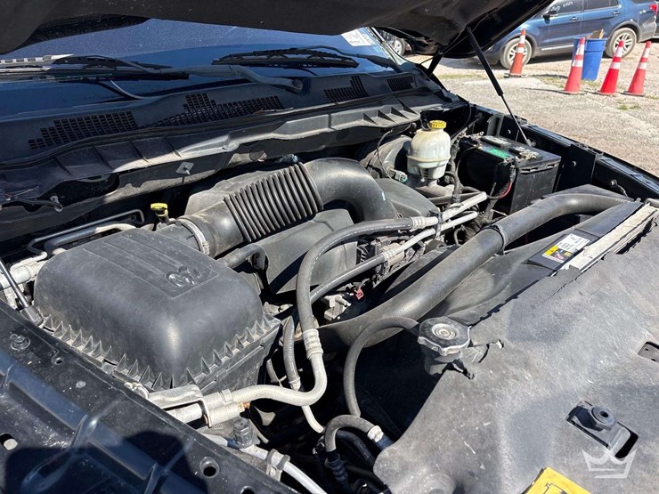 2013-dodge-1500-image-8