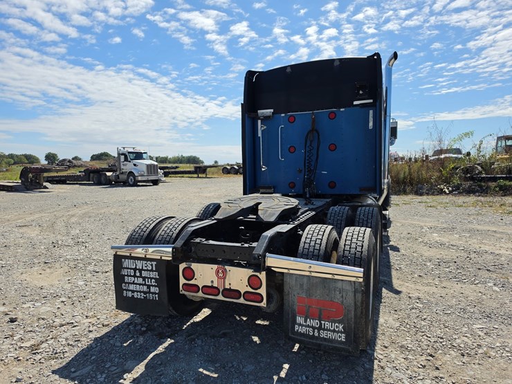2003-kenworth-w900-image-18