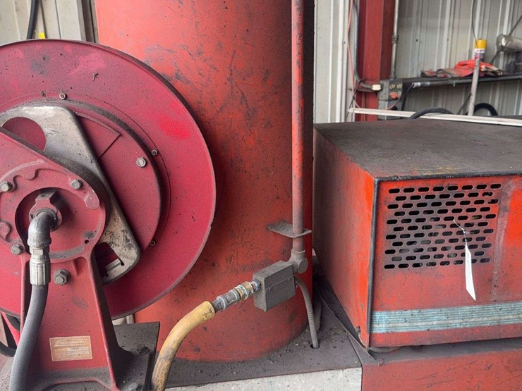 alkota-5301-pressure-washer-with-hose,-reel,-and-burner,-3-phase-hookup,-wand-with-nozzles,-does-run-image-9