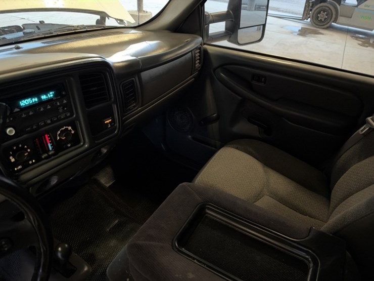 2003-chevrolet-silverado-p/u-image-20