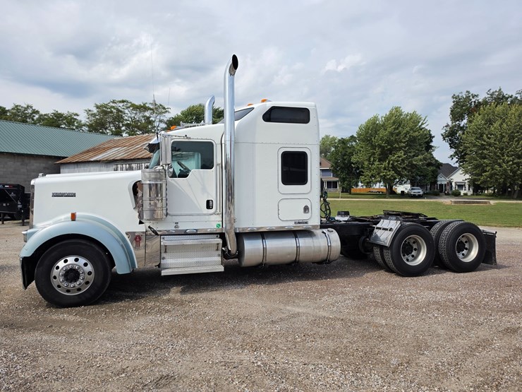 2007-kenworth-w900-image-5