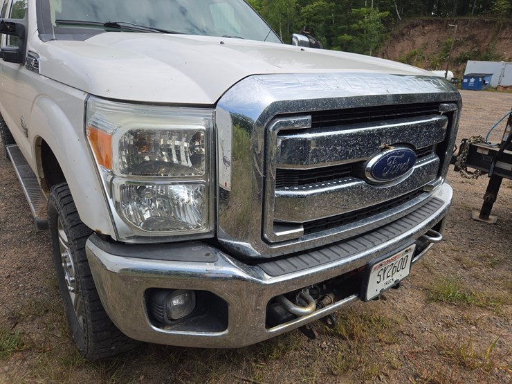 2013-ford-f250-lariat-image-9