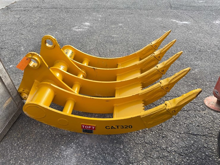 caterpillar-320-image-6