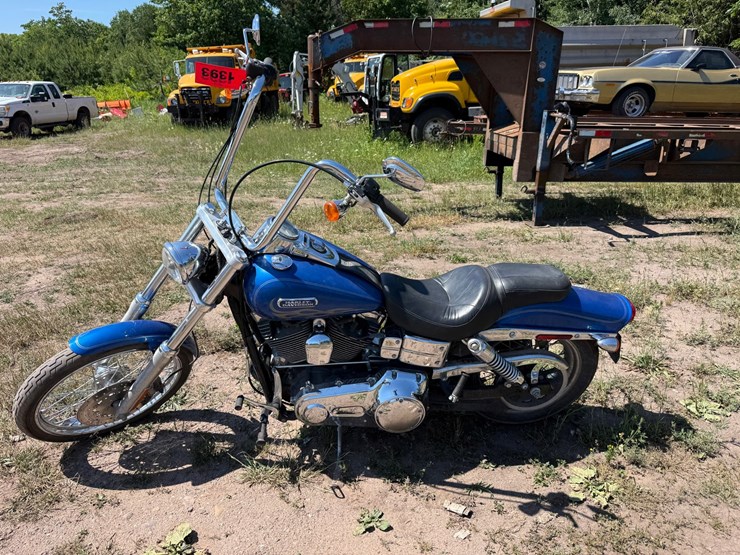 #1393-•-2007-harley-davidson-fxdwg-motorcycle-image-2