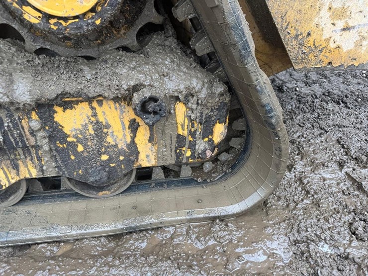 2020-caterpillar-249d-image-16