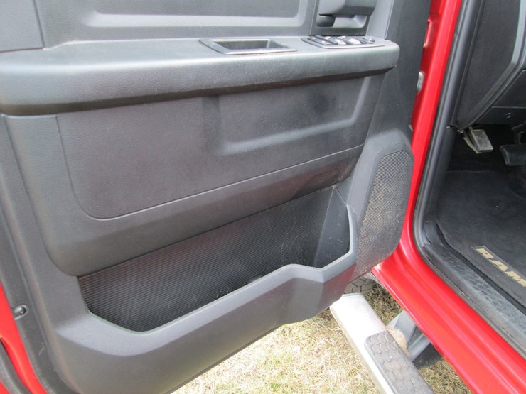 2018-dodge-ram-2500-image-27