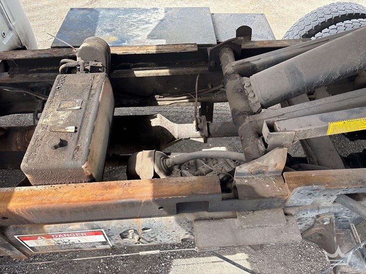 2012-ford-f550-image-21