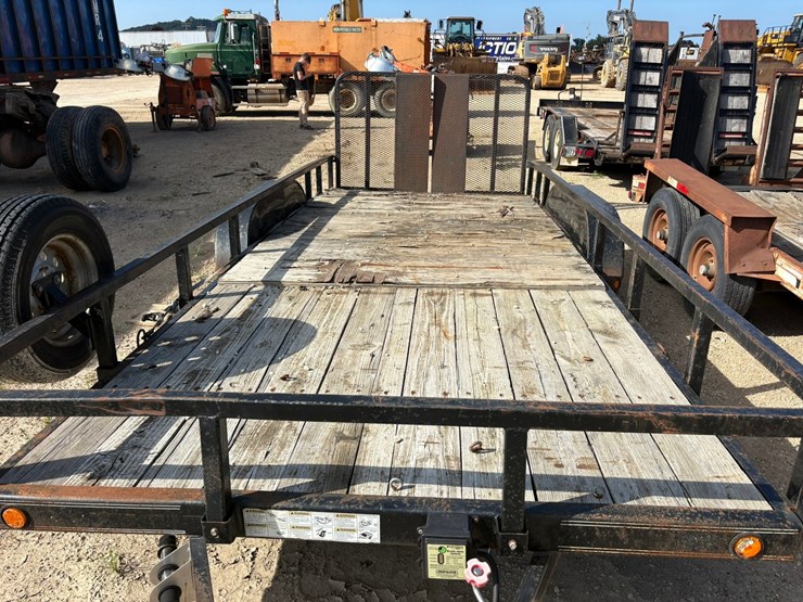 #2403-•-2015-load-trail-16'-trailer-image-8