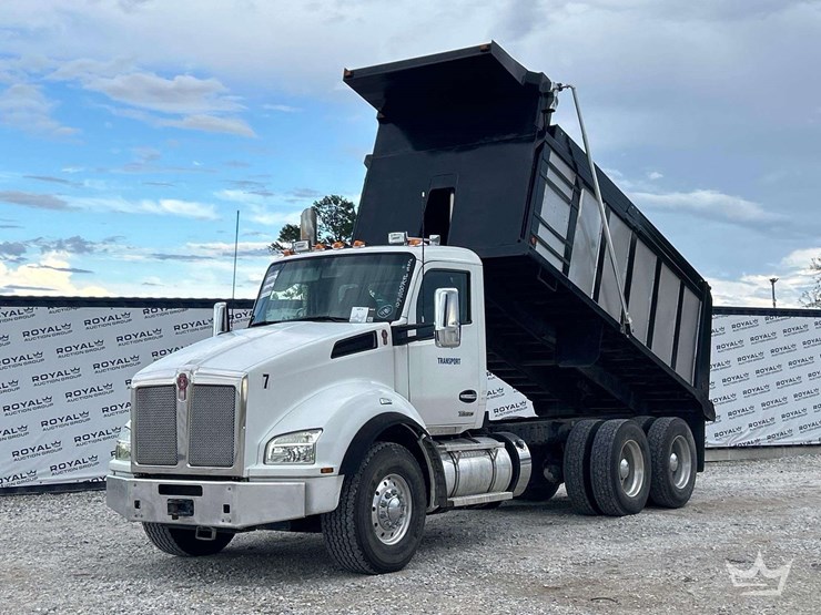 2022-kenworth-t880-image-1