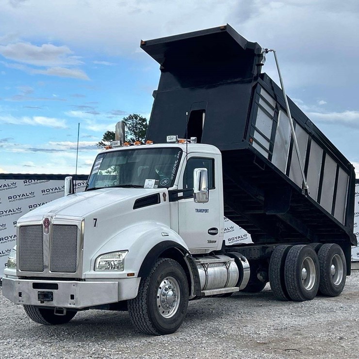 2022 KENWORTH T880