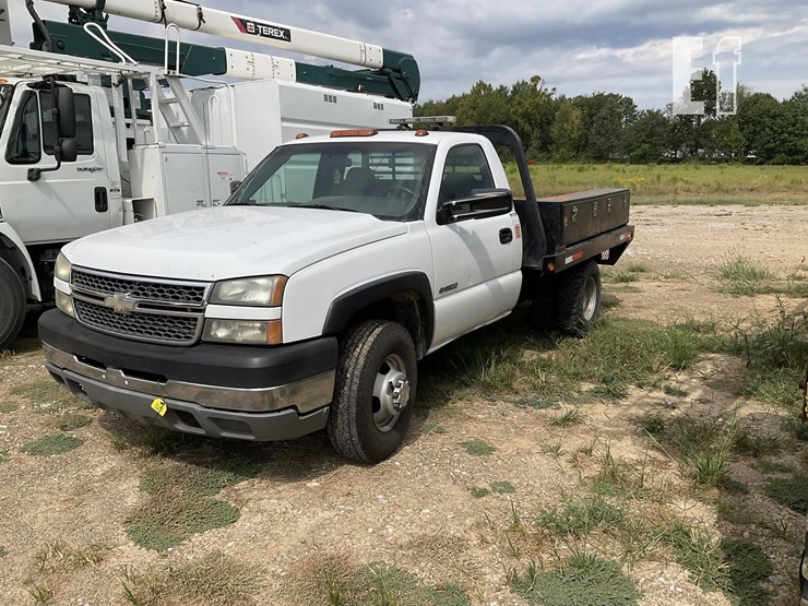 2005-chevrolet-3500-image-1