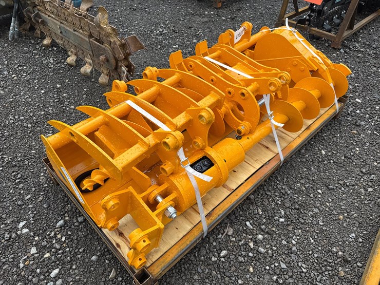 #6084-•-mini-excavator-attachment-package-image-3