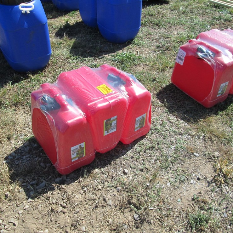 #50157 • Lot of (3) Unused 5 Gallon Gas Cans INV#50157