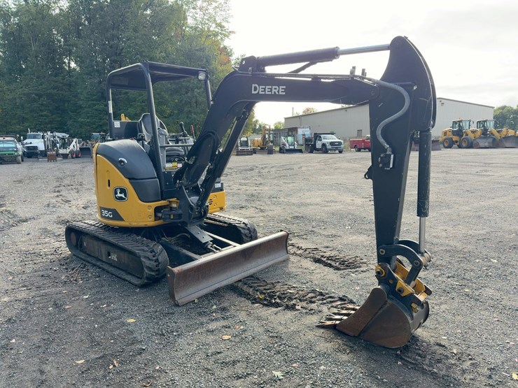 2021-deere-35g-image-7