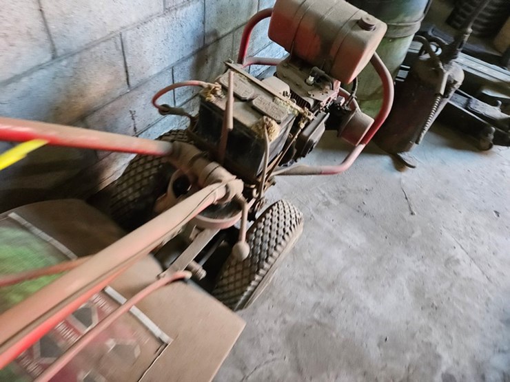#8768-•-rear-tine-garden-tiller-image-8