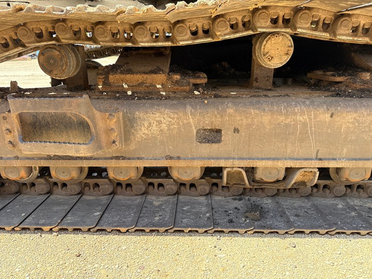2012-caterpillar-c13-image-103