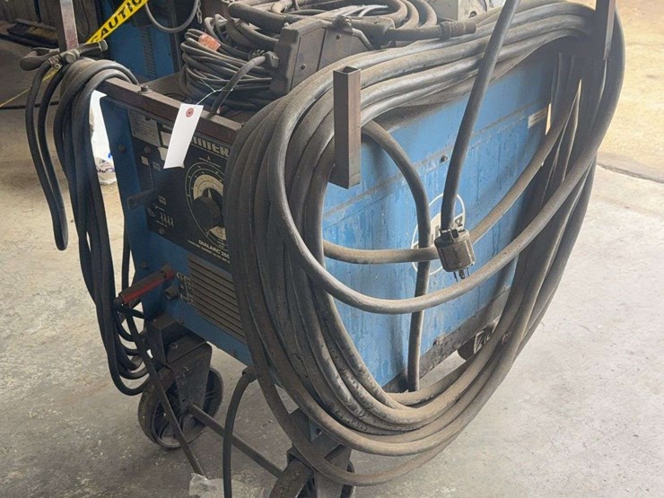 miller-dialarc-250-ac/dc-constant-current-arc-welding-power-source-with-leads,-s/n:-jg008642,-1ph,-200/230/460v,-does-have-3phase-plug-image-2
