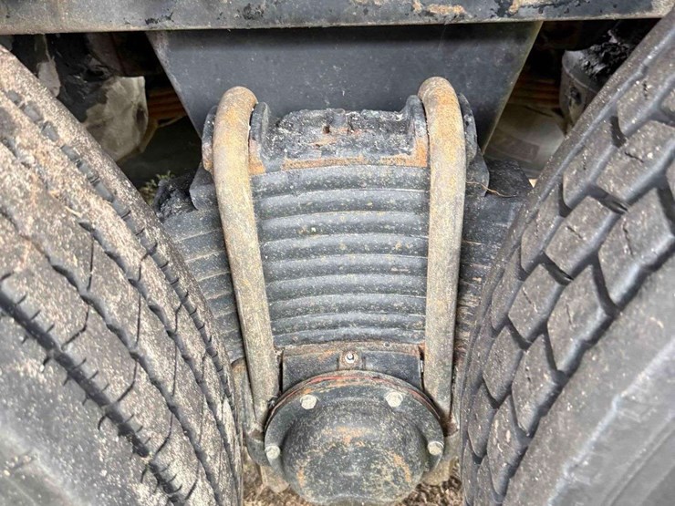 2000-mack-rd690s-image-19
