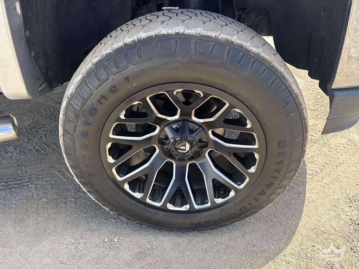 2017-chevrolet-silverado-1500-lt-image-23