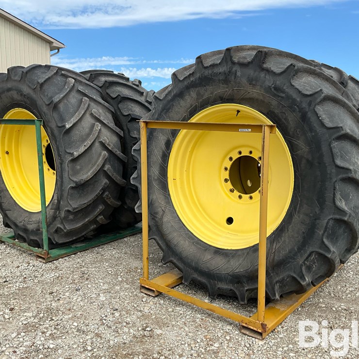 JOHN DEERE R4044