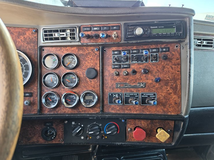 2003-kenworth-w900-image-65