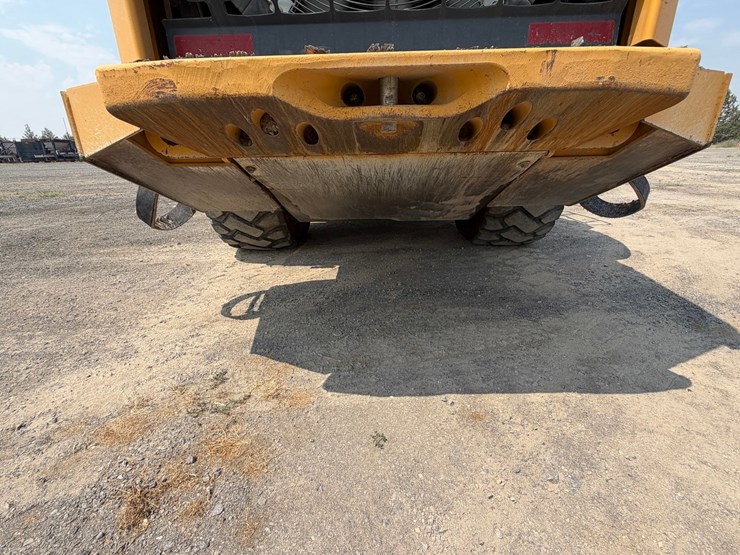 2019-deere-744k-image-52