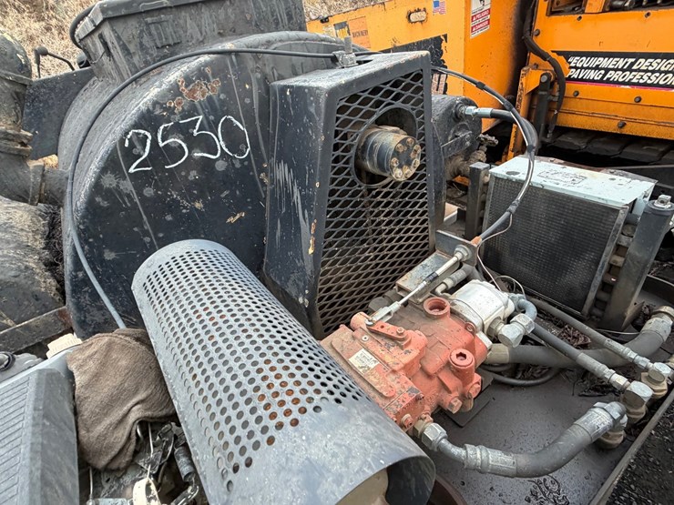 #2530-•-self-propelled-tar-wagon-image-7